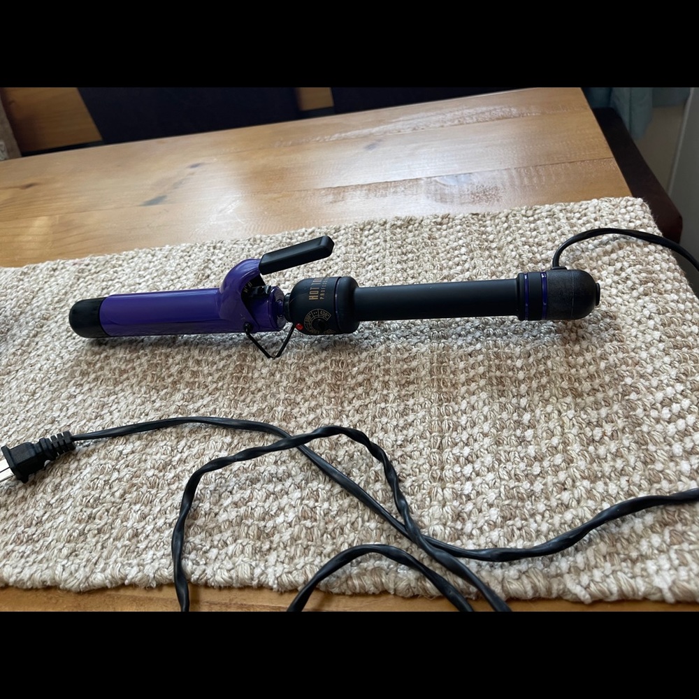Hot Tools Ceramic Titanium Curling Iron, 1-1/2 in